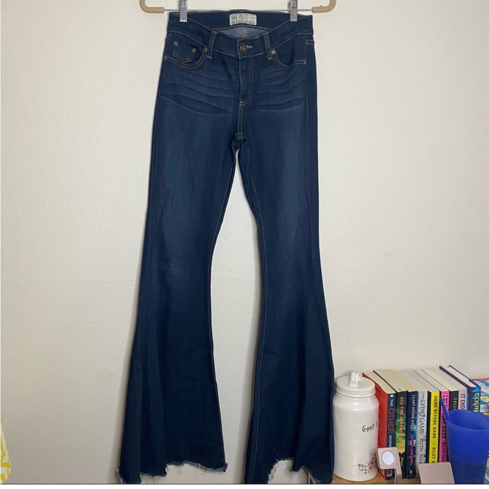FREE PEOPLE dark wash blue bell bottom flare jeans 27